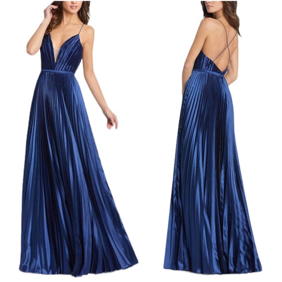 IEENA FOR MAC DUGGAL Plunge Neck Pleated Evening Gown NEW Size 8 Dress